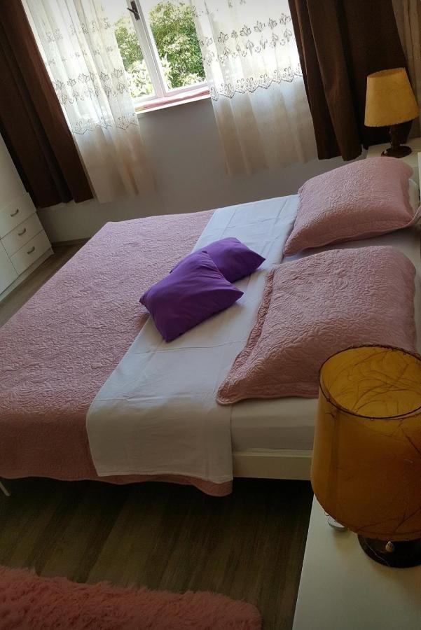 Barko And Apartamento Hvar Town